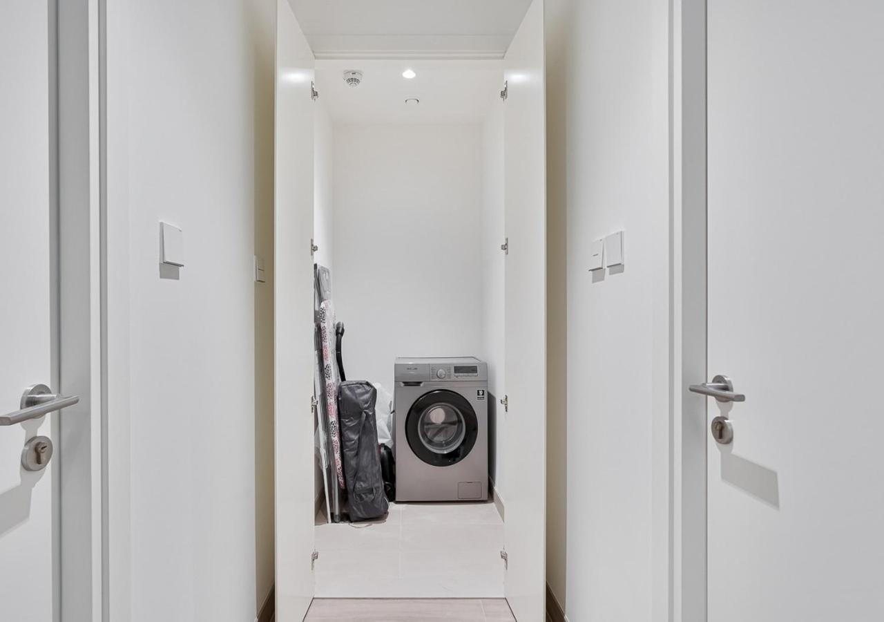 Enjoy The Friendly & Vibrant Neighborhood Apartment
